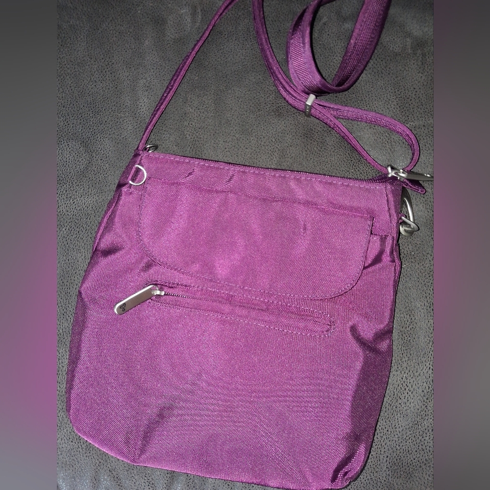 Travelon RFID PROTECTION Classic Collection Purple Women's Crossbody Travel Bag